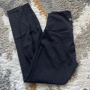 Lululemon Aligns Black